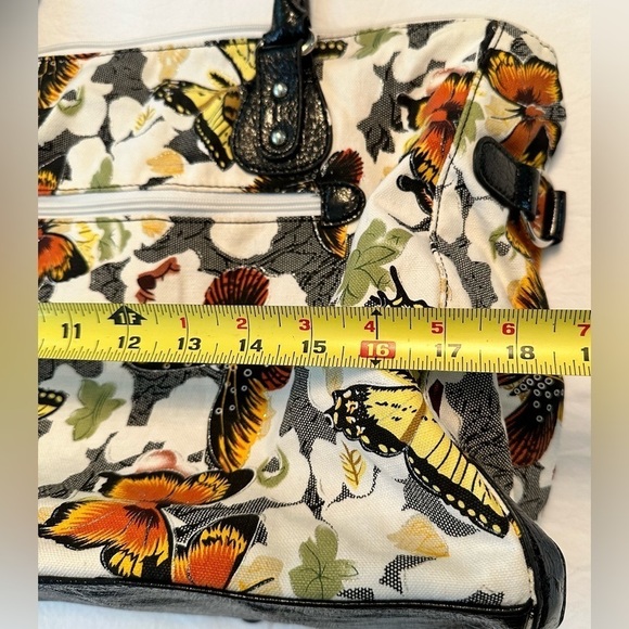 Beautiful Butterfly Overnight Travel Carpet Bag Unique Tapestry Feel - Picture 9 of 11